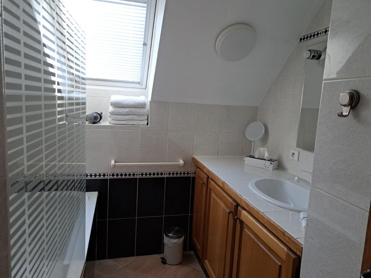 Au Chat Perche Espace Familial Mareil-sur-Mauldre Εξωτερικό φωτογραφία